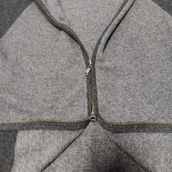 Men's Declan Cartwright 2ply Cashmere two way full zip sweater. Size L - Picture 6 of 7